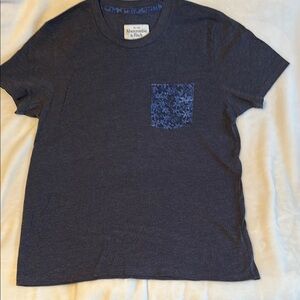 Abercrombie & Fitch Dark Gray Short Sleeve Tee